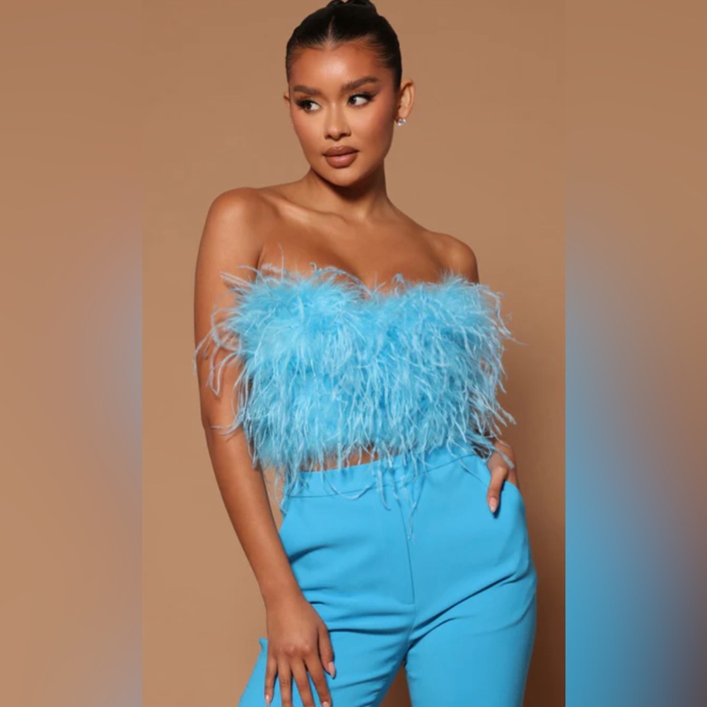 Turquoise, Feathery, Crop Top, Size Medium, Gorgeous Top